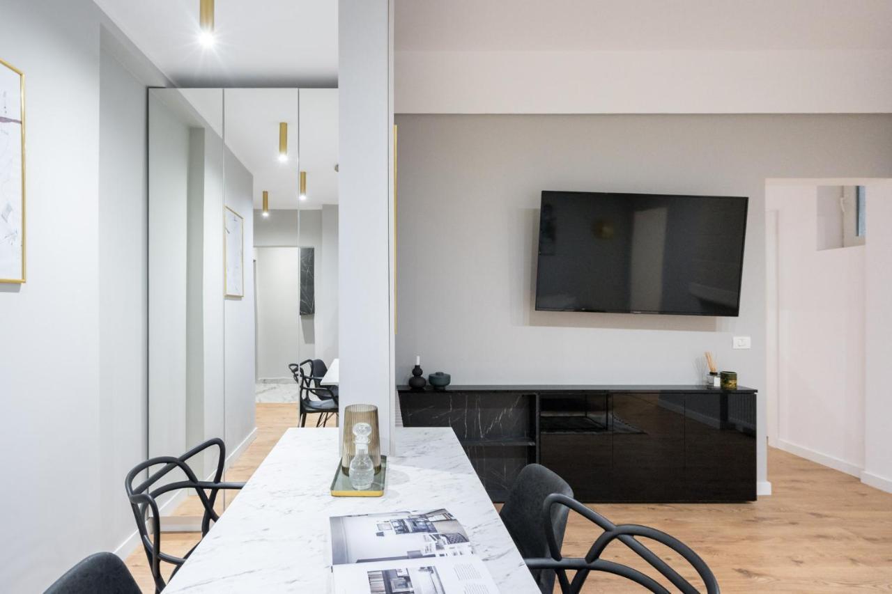 Crystal 3Bdr Apartment In Center Bükreş Dış mekan fotoğraf