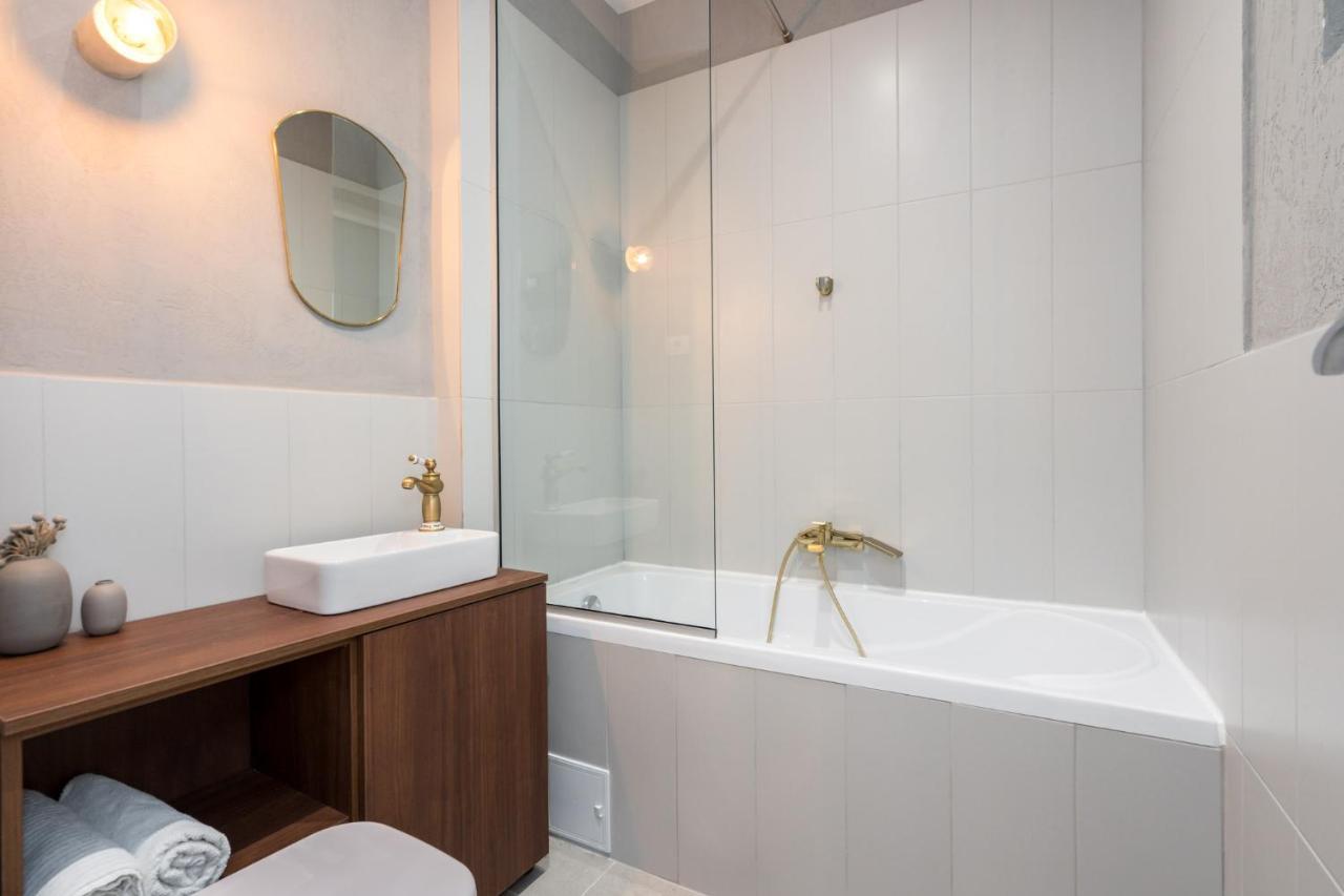 Crystal 3Bdr Apartment In Center Bükreş Dış mekan fotoğraf