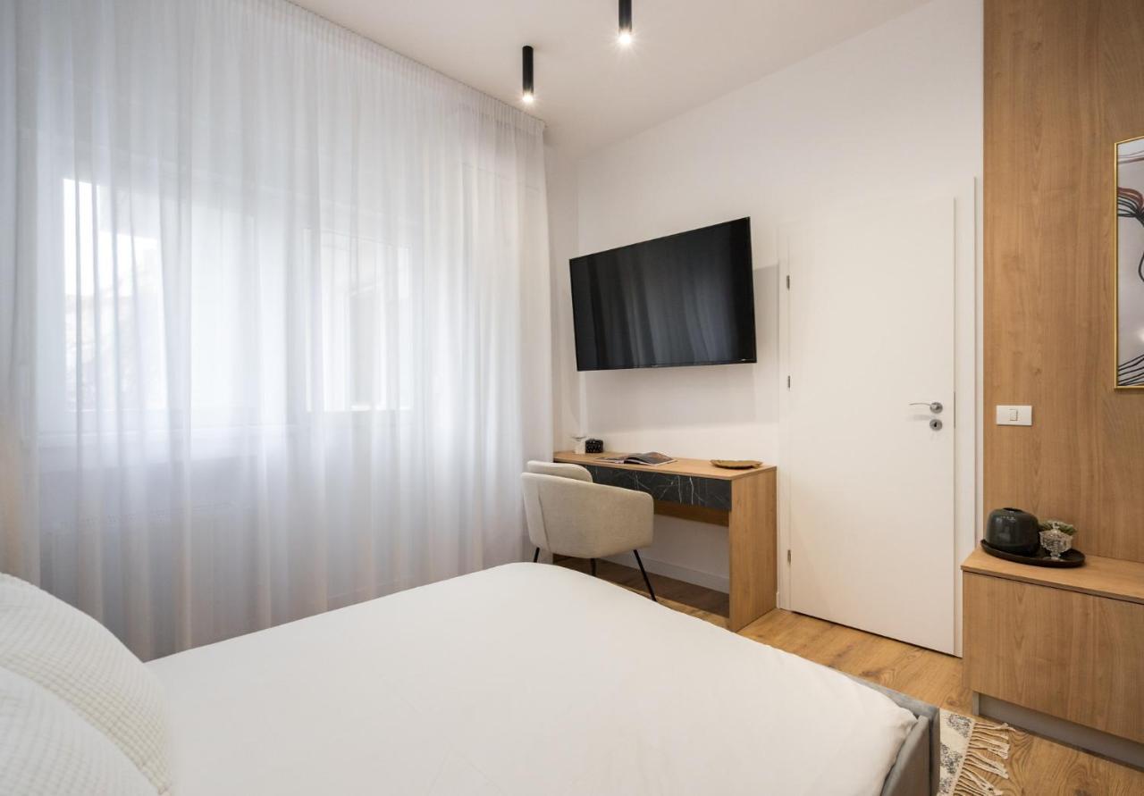 Crystal 3Bdr Apartment In Center Bükreş Dış mekan fotoğraf