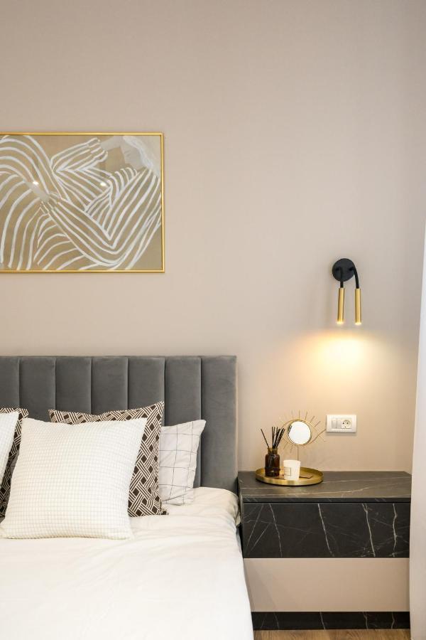 Crystal 3Bdr Apartment In Center Bükreş Dış mekan fotoğraf