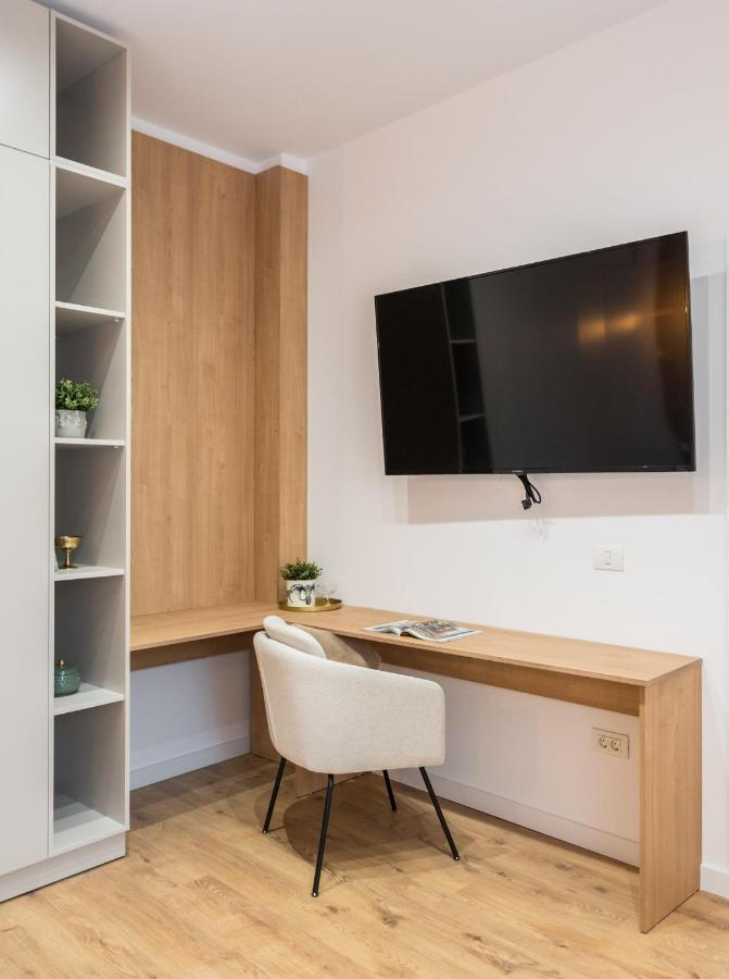 Crystal 3Bdr Apartment In Center Bükreş Dış mekan fotoğraf